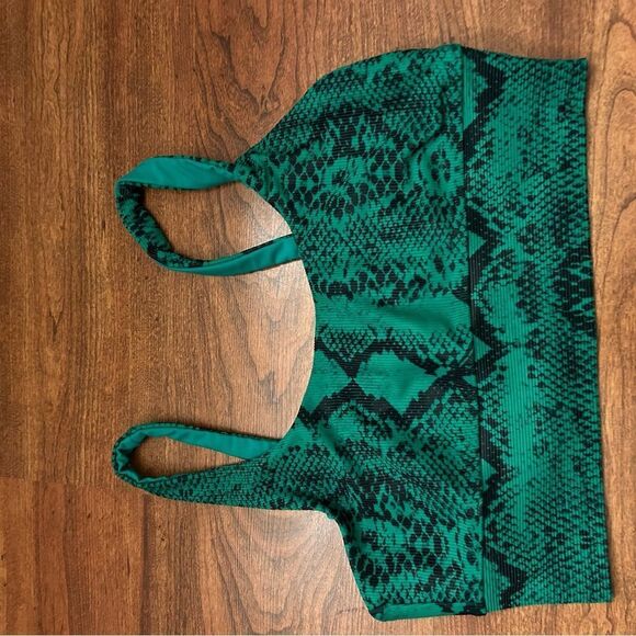 H&M Green One Piece Swimsuit with Textured Design - Picture 2 of 4